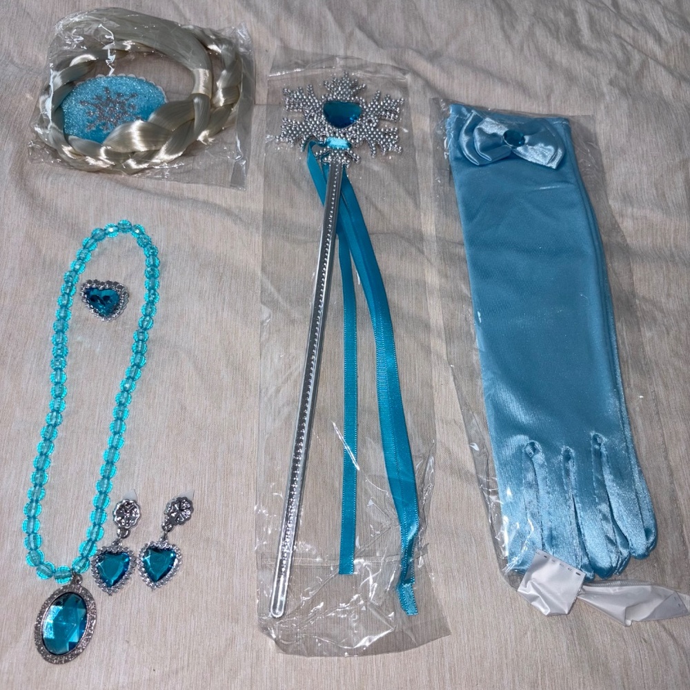 Frozen Halloween Costumes for Girls Dresses with accessories Size 130 (6-7) - Picture 13 of 16